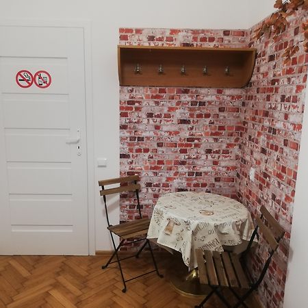 Lorf Hostel&Apartments Krakow Bagian luar foto