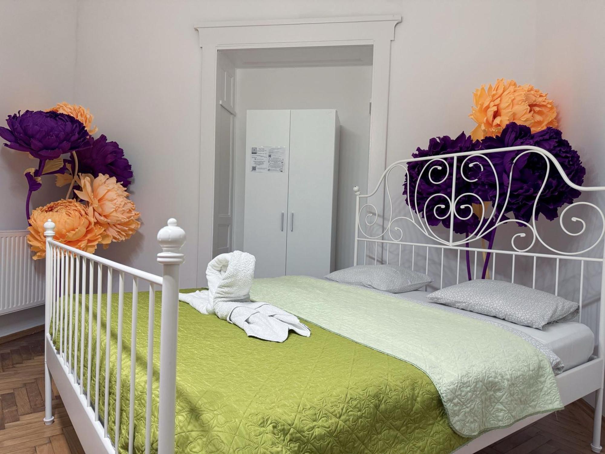 Lorf Hostel&Apartments Krakow Bagian luar foto