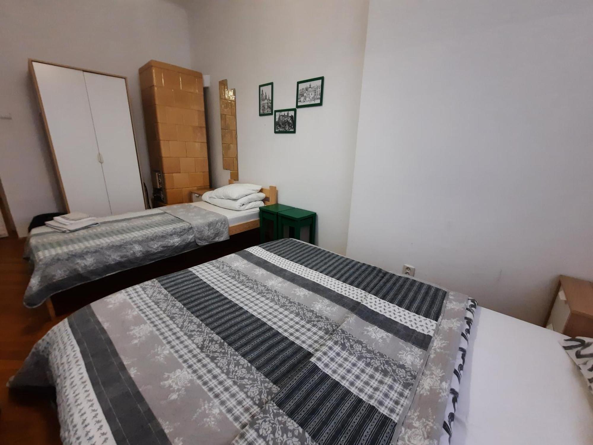 Lorf Hostel&Apartments Krakow Bagian luar foto