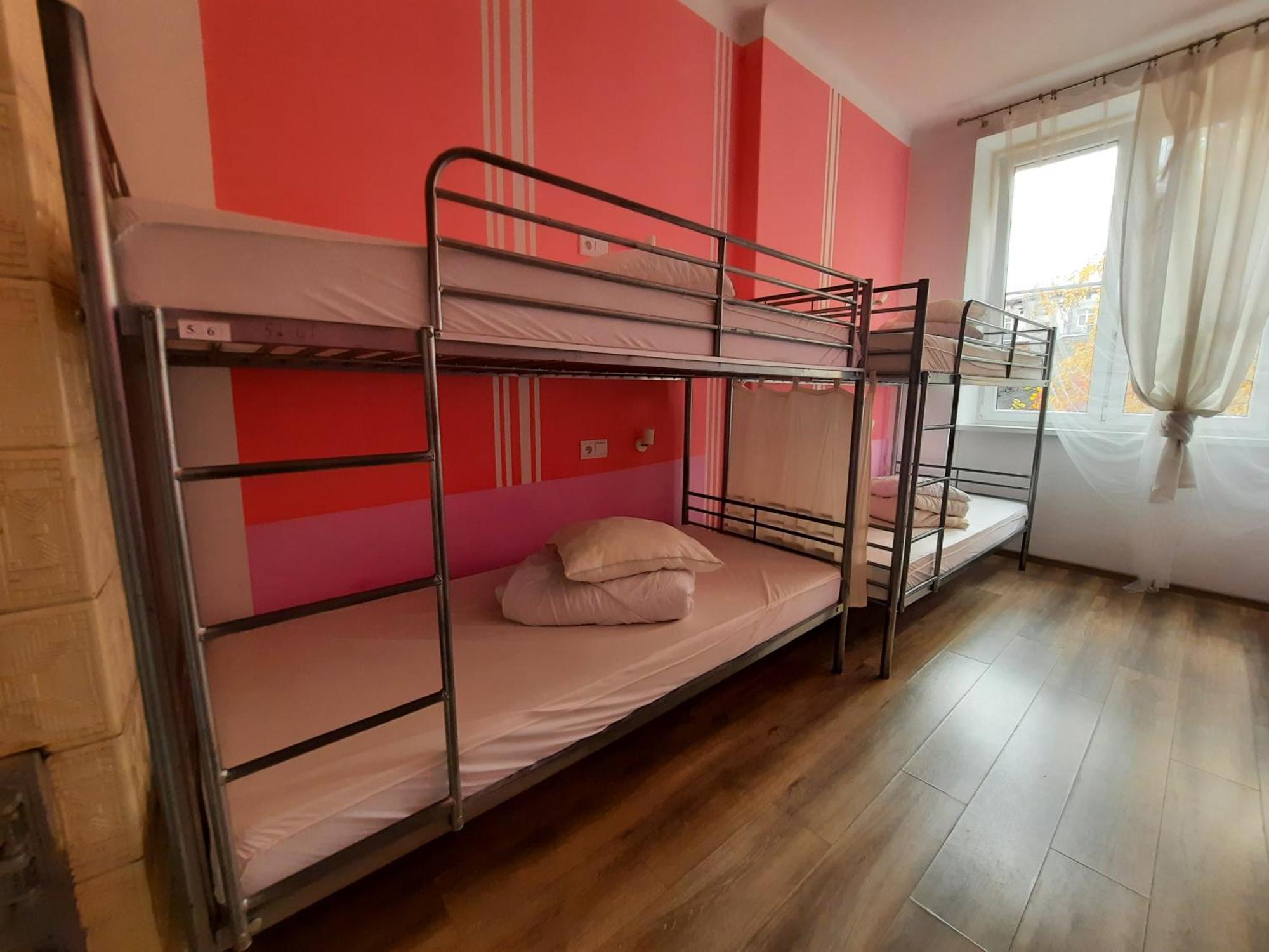 Lorf Hostel&Apartments Krakow Bagian luar foto