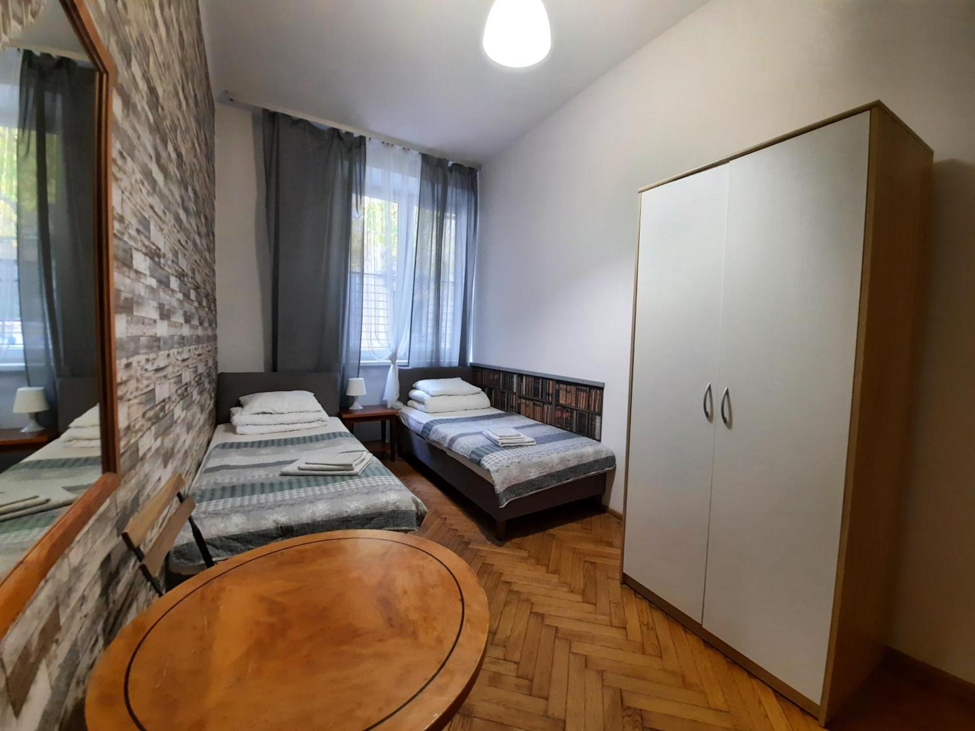 Lorf Hostel&Apartments Krakow Bagian luar foto