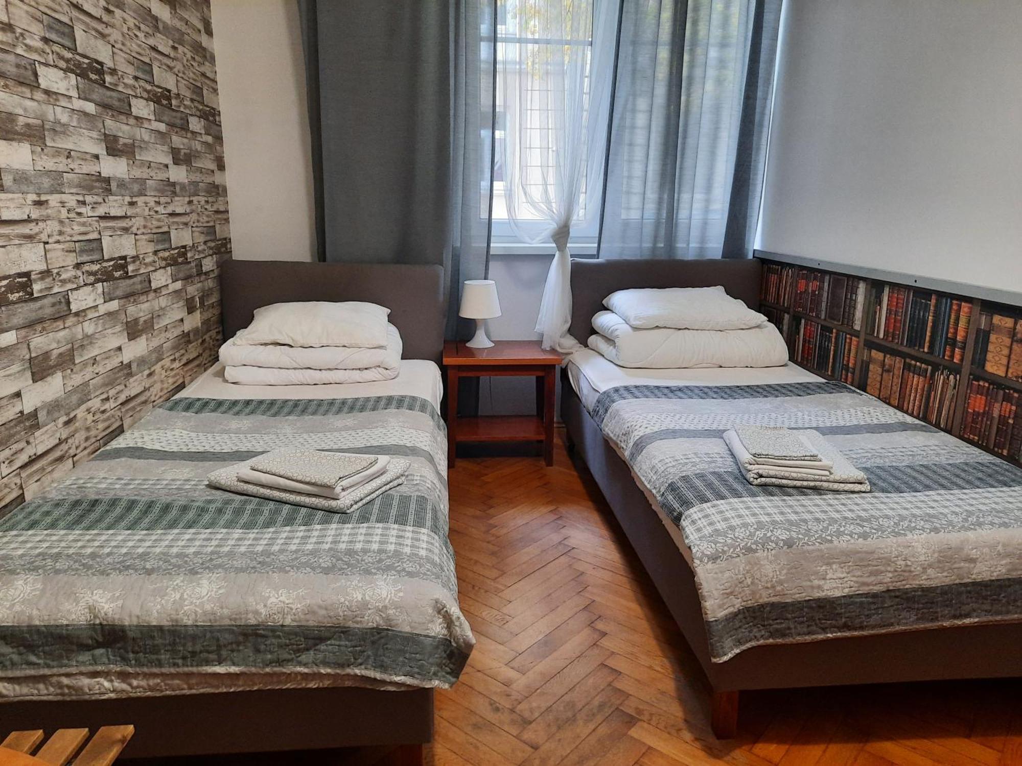Lorf Hostel&Apartments Krakow Bagian luar foto