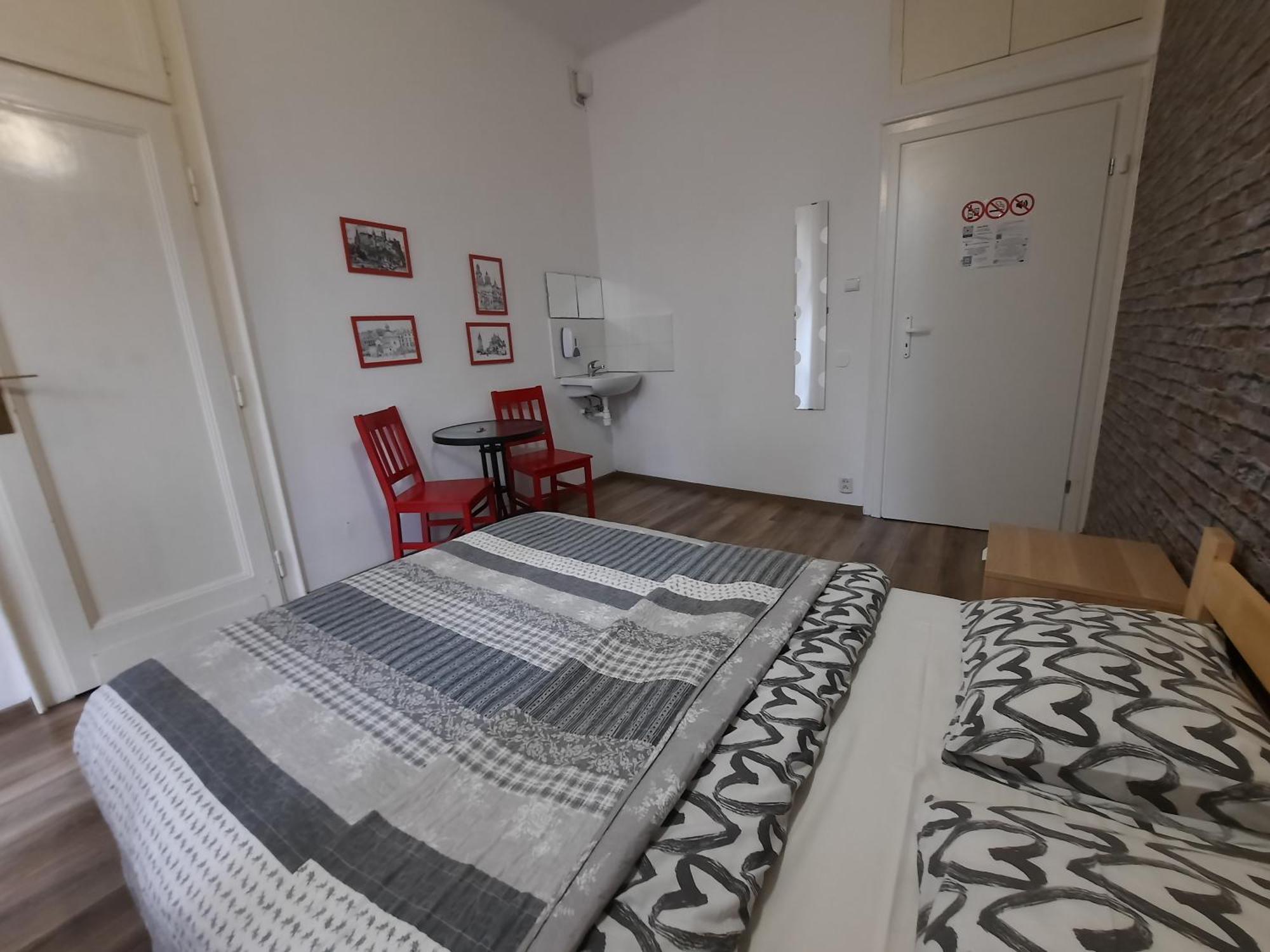 Lorf Hostel&Apartments Krakow Bagian luar foto