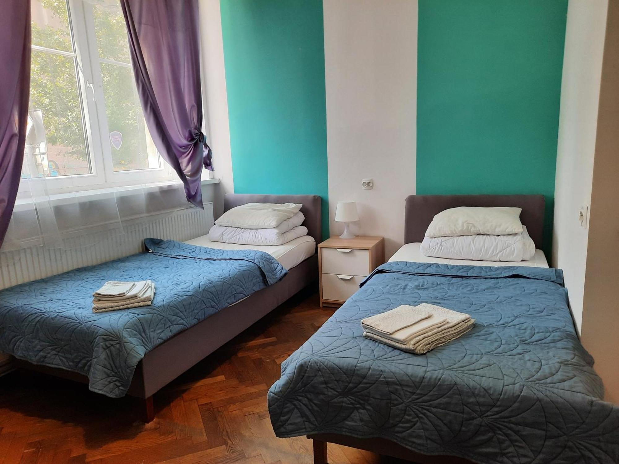 Lorf Hostel&Apartments Krakow Bagian luar foto