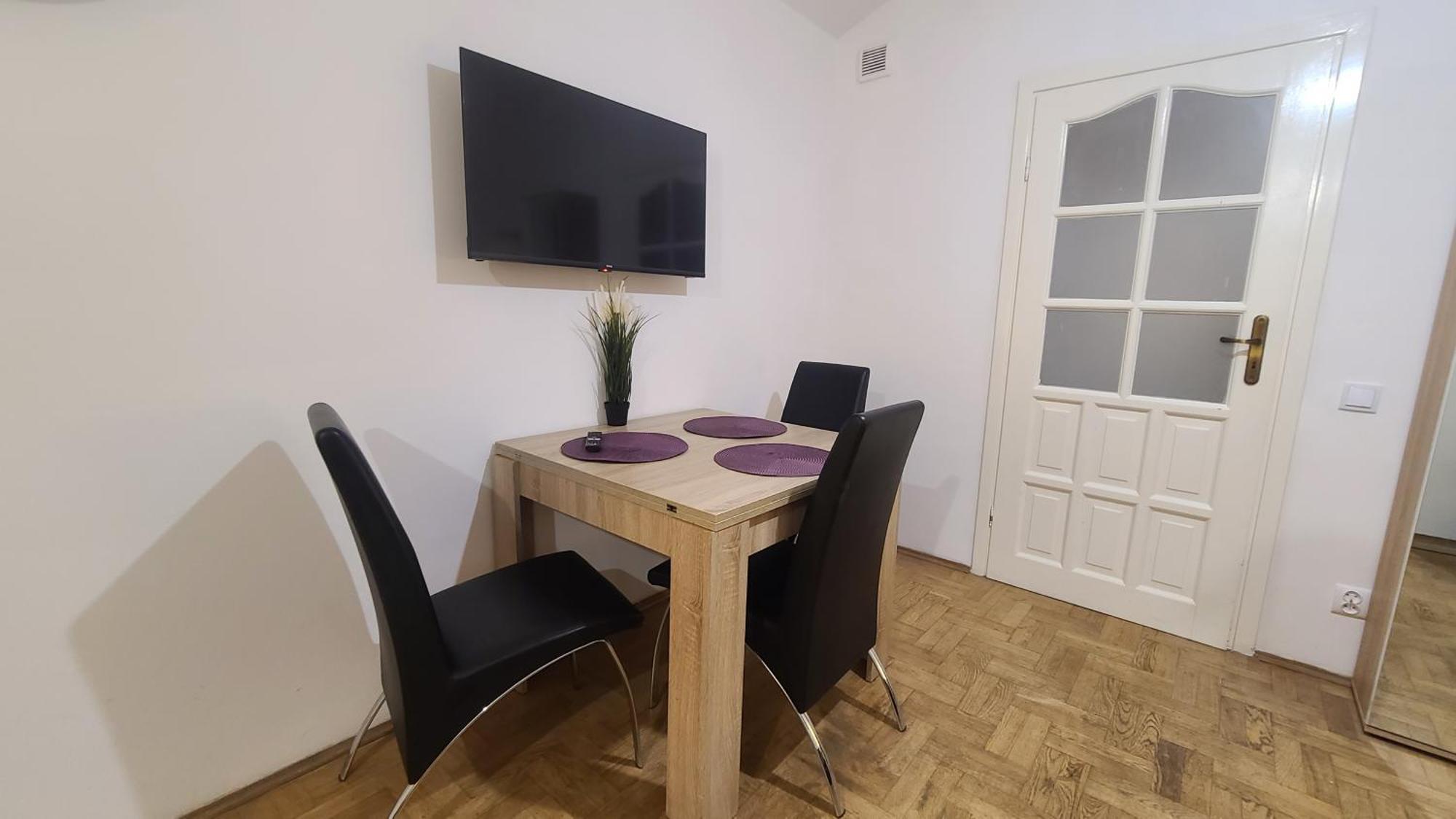 Lorf Hostel&Apartments Krakow Bagian luar foto
