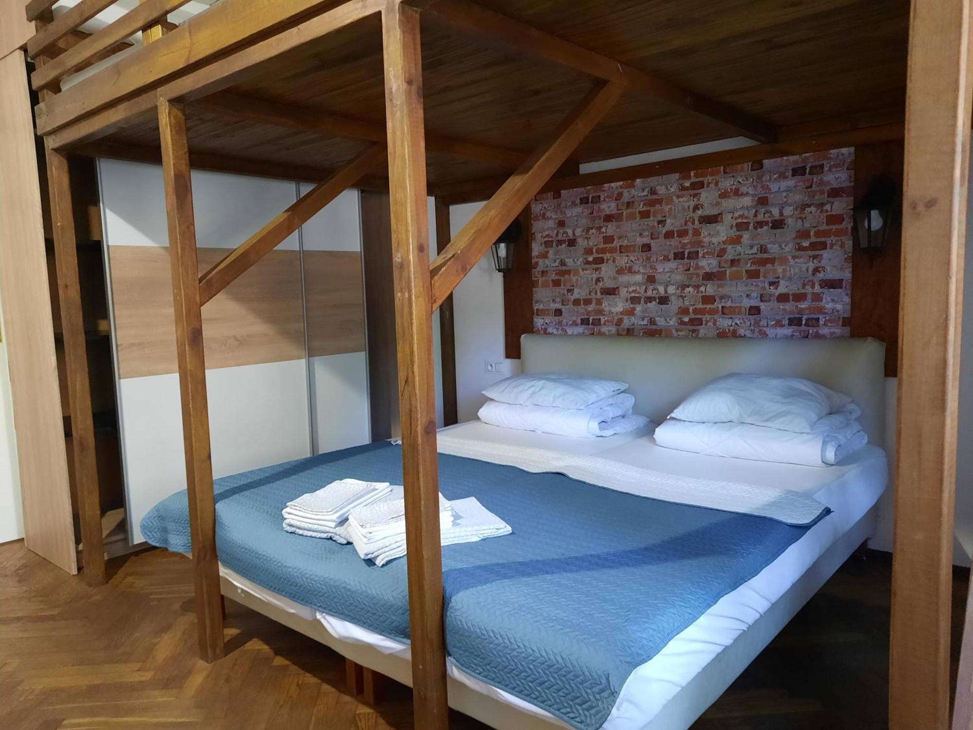 Lorf Hostel&Apartments Krakow Bagian luar foto