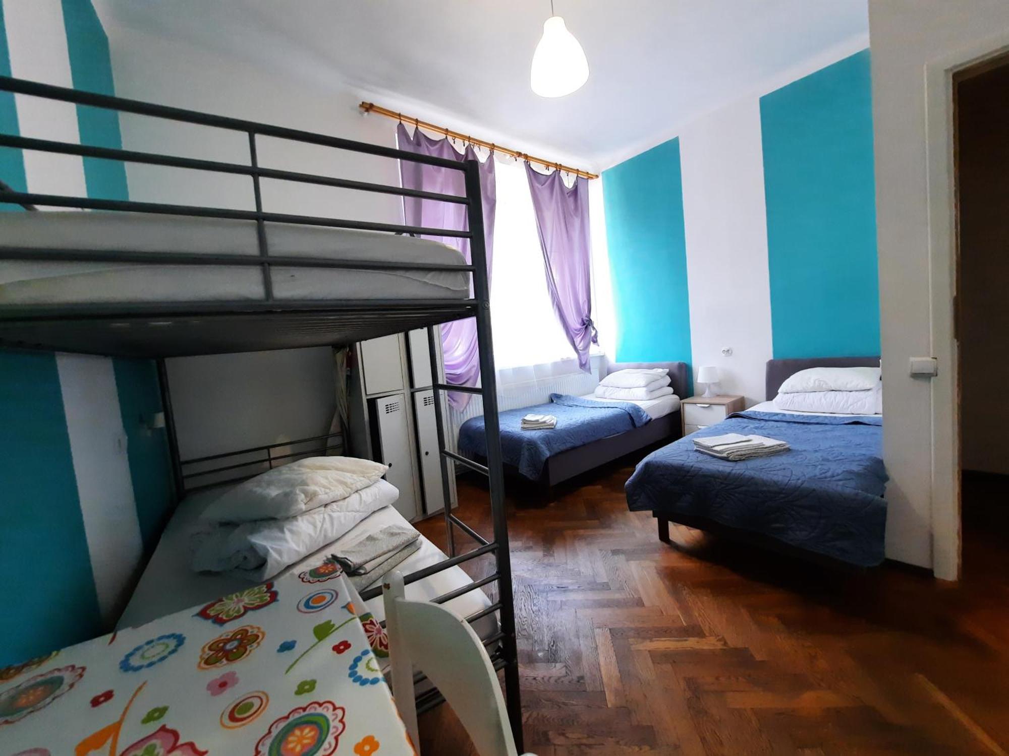 Lorf Hostel&Apartments Krakow Bagian luar foto
