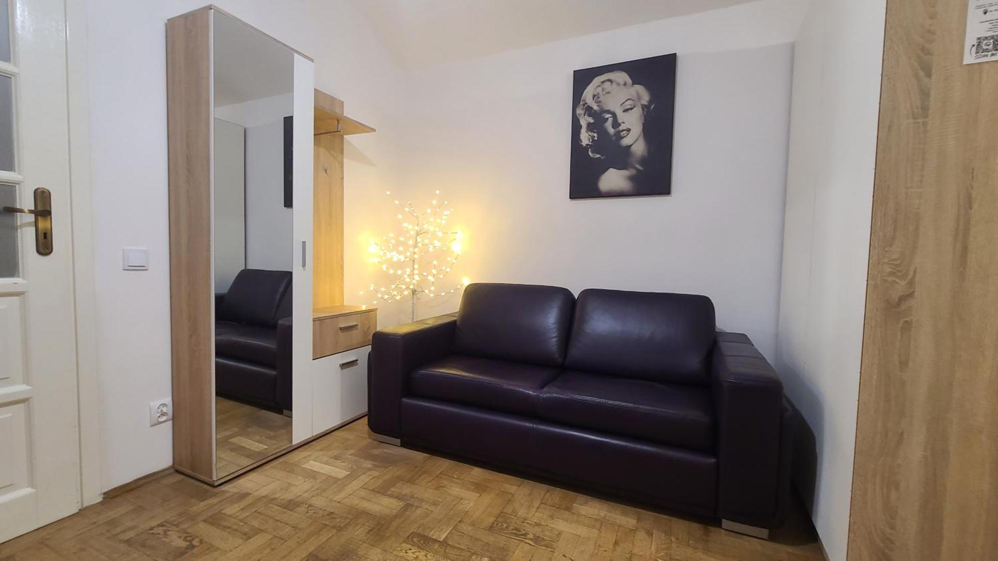 Lorf Hostel&Apartments Krakow Bagian luar foto