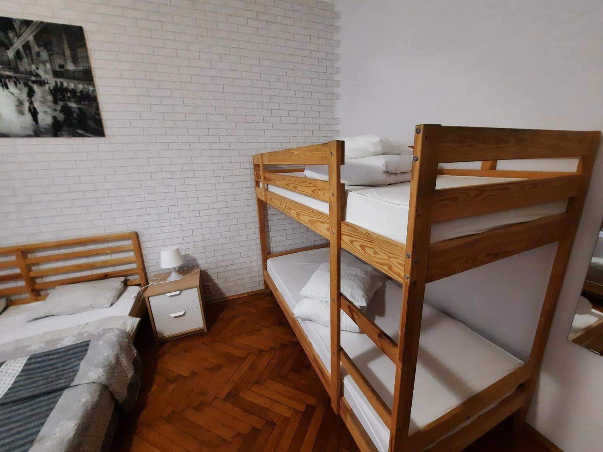 Lorf Hostel&Apartments Krakow Bagian luar foto