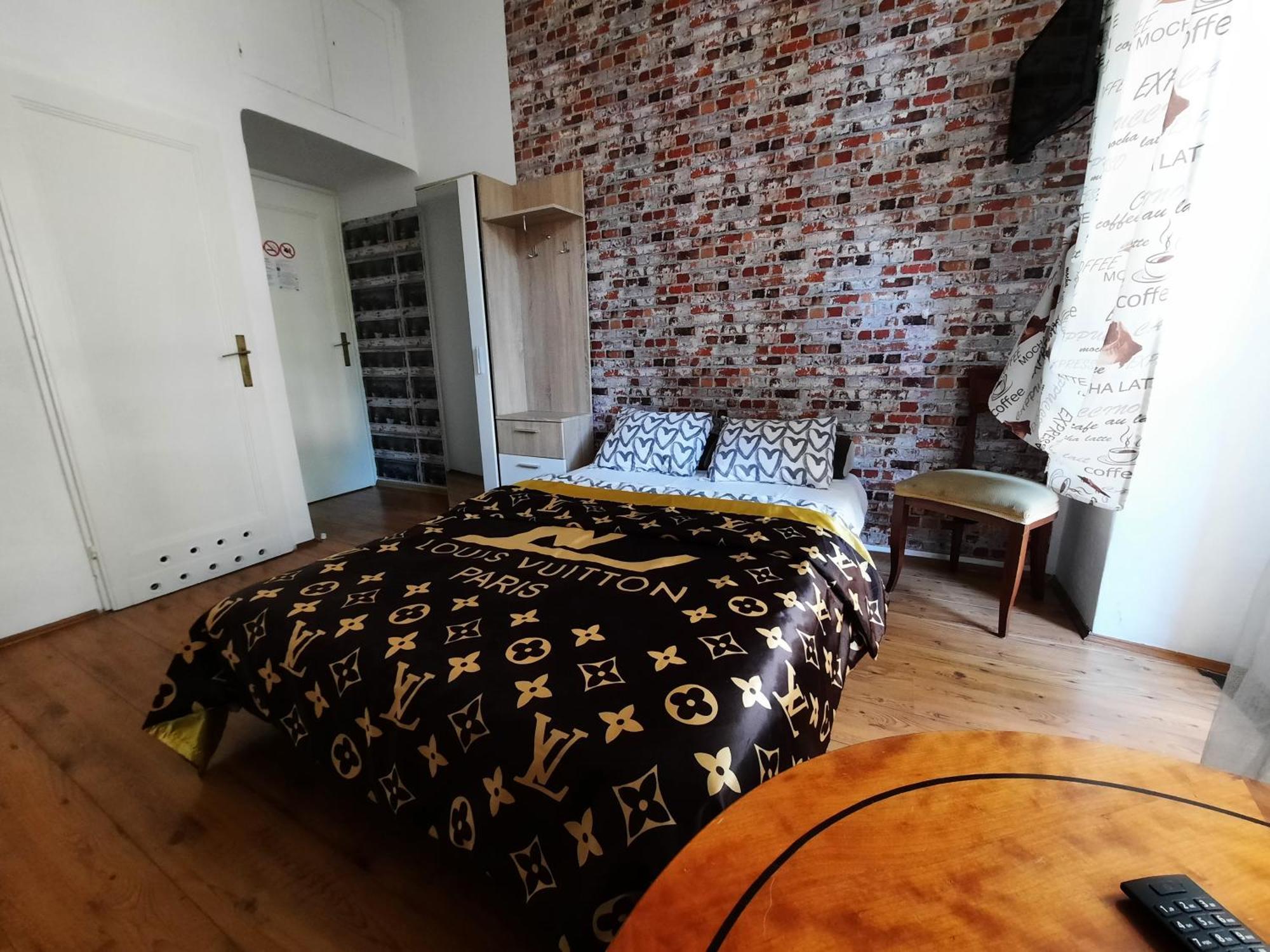 Lorf Hostel&Apartments Krakow Bagian luar foto