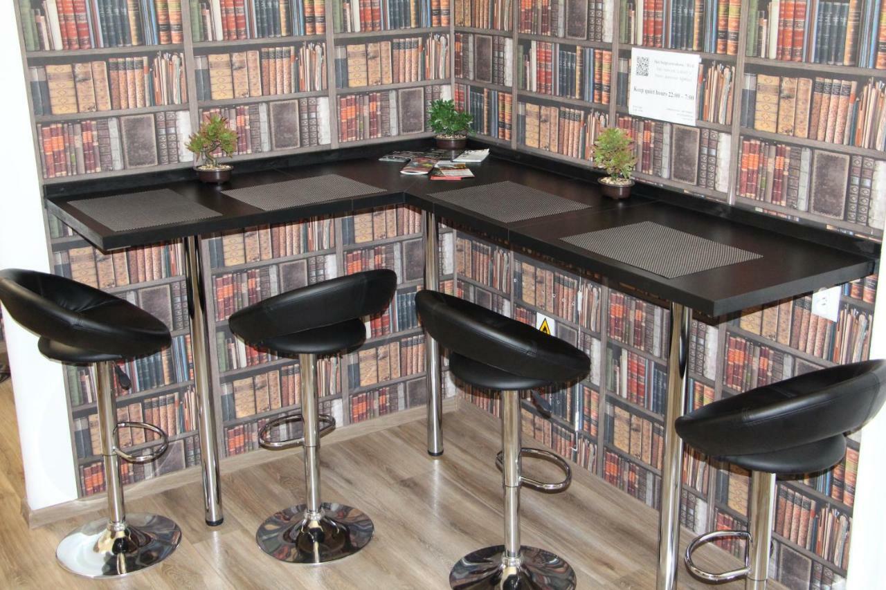 Lorf Hostel&Apartments Krakow Bagian luar foto