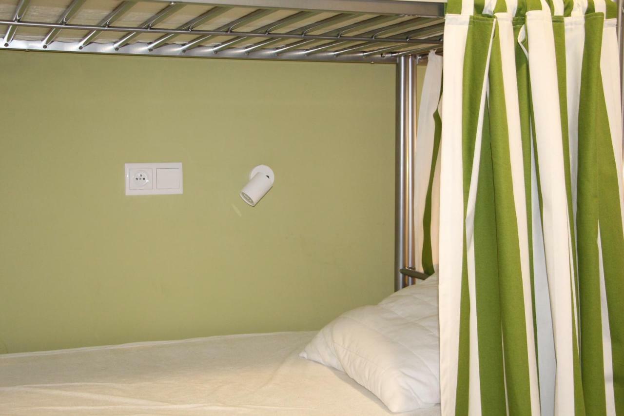 Lorf Hostel&Apartments Krakow Bagian luar foto